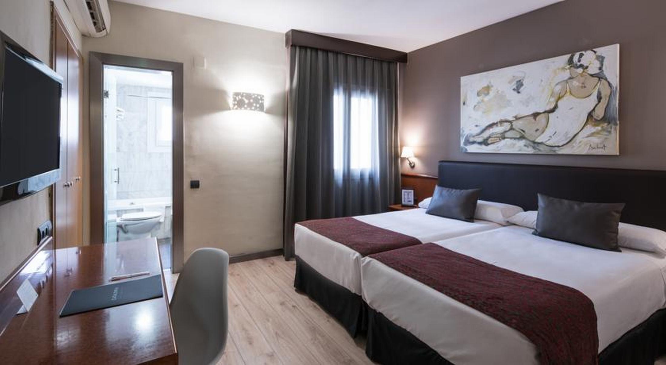 Catalonia Castellnou Hotel Barcelona Ngoại thất bức ảnh