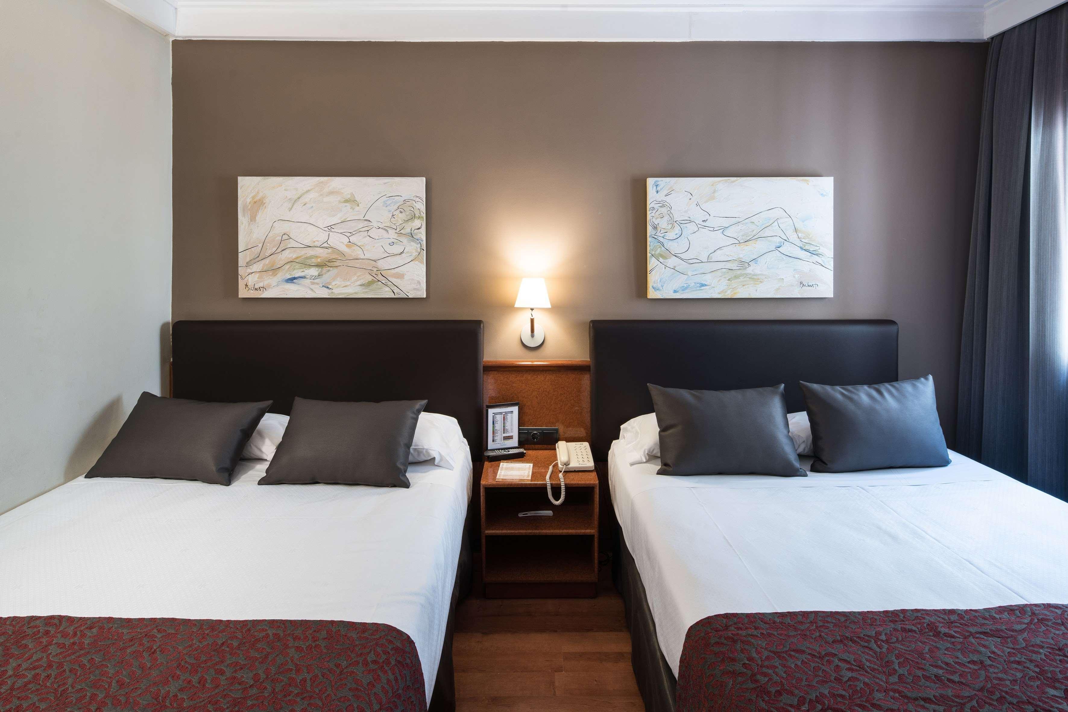 Catalonia Castellnou Hotel Barcelona Ngoại thất bức ảnh