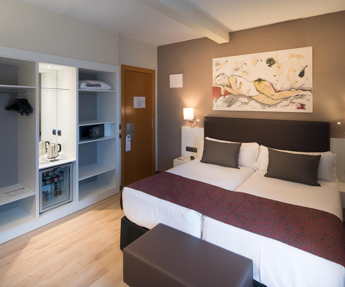 Catalonia Castellnou Hotel Barcelona Ngoại thất bức ảnh